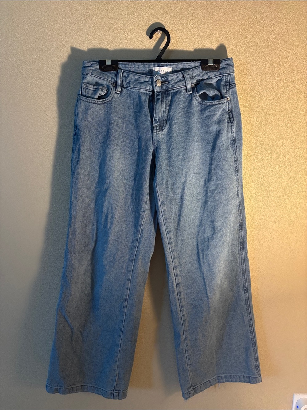 PacSun - wide-leg Casey low rise denim jeans!!